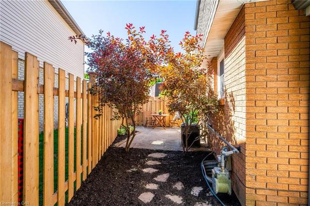 12 Tamarack Court, House detached with 3 bedrooms, 1 bathrooms and 4 parking in Cambridge ON | Image 35