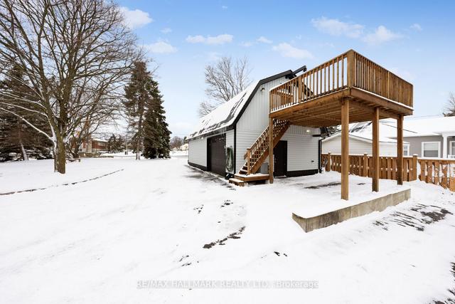 1584 Highway 2 Rd, House detached with 3 bedrooms, 3 bathrooms and 18 parking in Clarington ON | Image 25