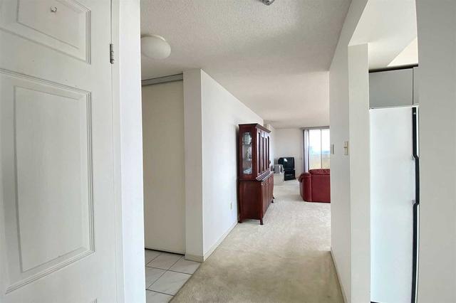 2409 - 400 Webb Dr, Condo with 2 bedrooms, 2 bathrooms and 2 parking in Mississauga ON | Image 5