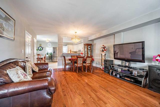 13 Birch Tree Cres, House detached with 3 bedrooms, 3 bathrooms and 4 parking in Toronto ON | Image 22