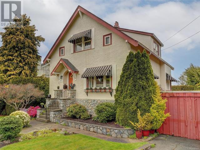 455 Victoria Ave, House detached with 3 bedrooms, 3 bathrooms and 3 parking in Oak Bay BC | Image 1