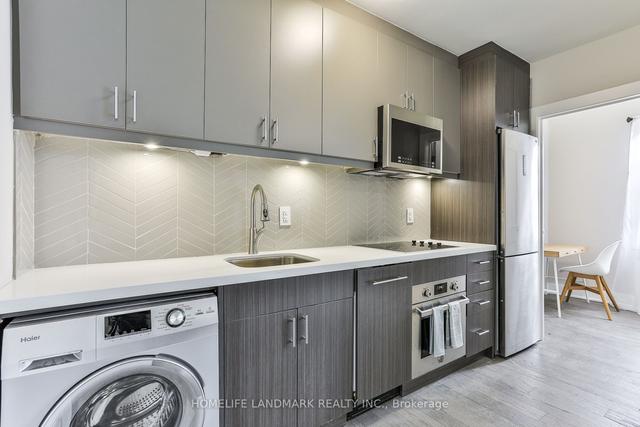 21 - 464 Spadina Rd, Condo with 3 bedrooms, 1 bathrooms and 1 parking in Toronto ON | Image 2