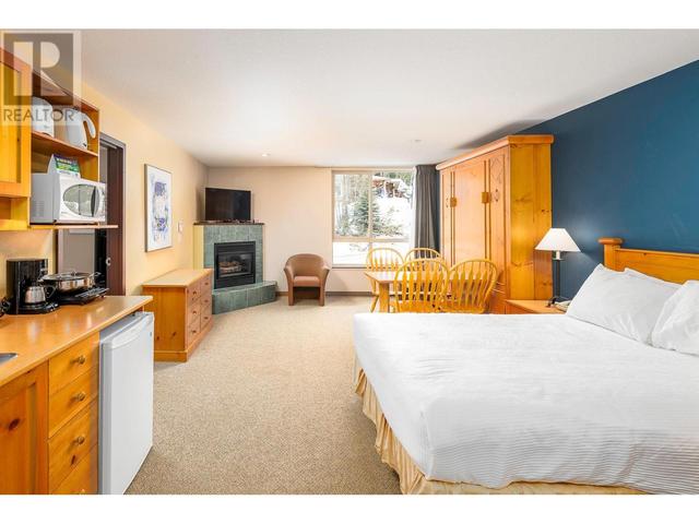 237 - 5340 Big White Road, Condo with 1 bedrooms, 1 bathrooms and 1 parking in Kootenay Boundary E BC | Image 2