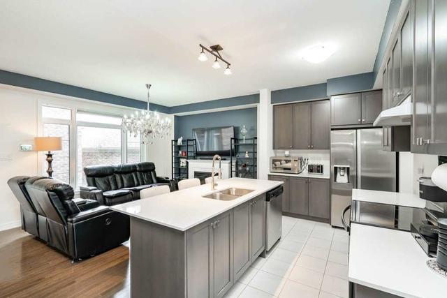 36 Hahn St, House attached with 4 bedrooms, 3 bathrooms and 3 parking in Whitby ON | Image 37