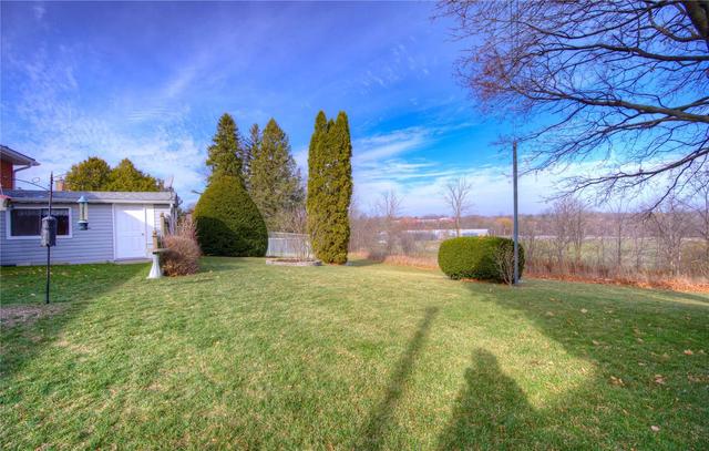 11 Woodland Dr, House detached with 3 bedrooms, 1 bathrooms and 4 parking in Cambridge ON | Image 26