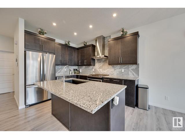 9615 230 St Nw, House detached with 4 bedrooms, 3 bathrooms and null parking in Edmonton AB | Image 4