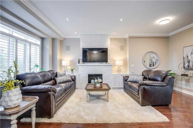 3186 Joel Kerbel Pl, House attached with 4 bedrooms, 4 bathrooms and 2 parking in Mississauga ON | Image 4
