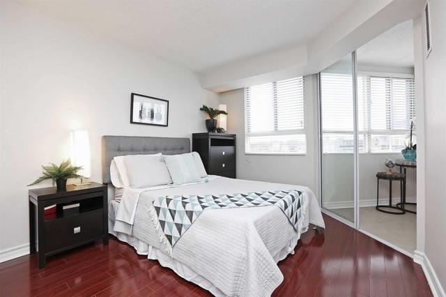 1110 - 4 Park Vista, Condo with 2 bedrooms, 2 bathrooms and 1 parking in Toronto ON | Image 13