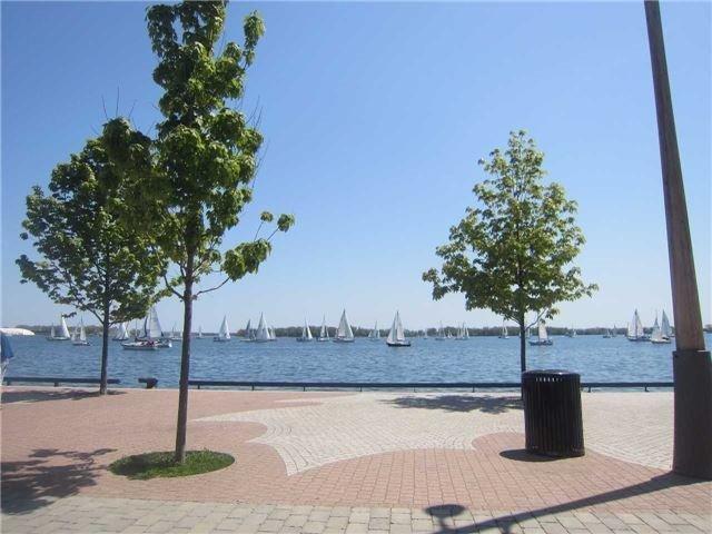 501 - 29 Queens Quay E, Condo with 2 bedrooms, 2 bathrooms and 1 parking in Toronto ON | Image 18