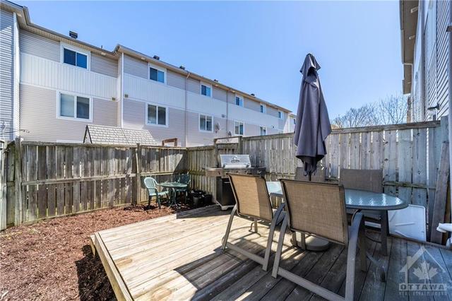 11 Yorkville Street, Townhouse with 2 bedrooms, 2 bathrooms and 2 parking in Ottawa ON | Image 21