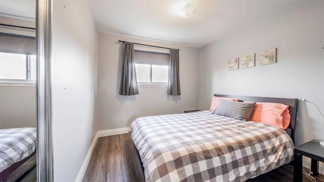 704 Abana Rd, House semidetached with 4 bedrooms, 3 bathrooms and 3 parking in Mississauga ON | Image 5