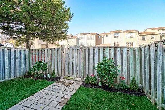 100 - 100 Morley Cres, Townhouse with 3 bedrooms, 2 bathrooms and 2 parking in Brampton ON | Image 33