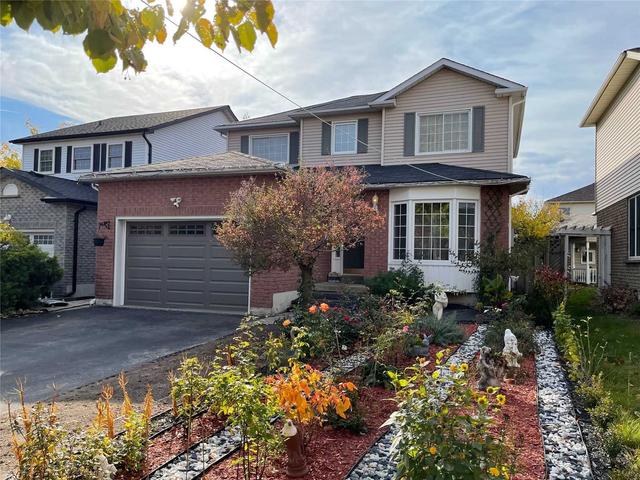 72 Sandringham Dr, House detached with 3 bedrooms, 3 bathrooms and 3.5 parking in Clarington ON | Image 2