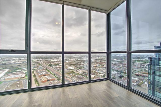 3701 - 2908 Highway 7 Rd, Condo with 2 bedrooms, 2 bathrooms and 1 parking in Vaughan ON | Image 1
