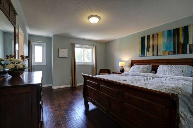 88 Zachary Pl, House attached with 3 bedrooms, 4 bathrooms and 3 parking in Whitby ON | Image 14