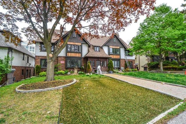 307 Riverside Dr, House detached with 9 bedrooms, 6 bathrooms and 6 parking in Toronto ON | Image 1