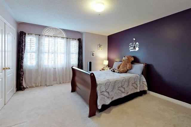 201 Willis Dr, House detached with 4 bedrooms, 6 bathrooms and 6 parking in Aurora ON | Image 11