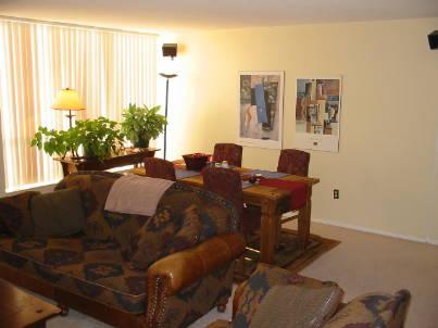 1013 - 55 Elm Dr, Condo with 2 bedrooms, 2 bathrooms and 1 parking in Mississauga ON | Image 4