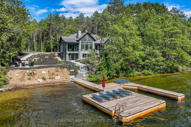1333 Mccomb Point Rd, House detached with 6 bedrooms, 5 bathrooms and 8 parking in Algonquin Highlands ON | Image 1