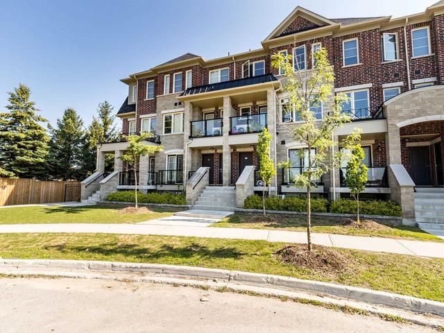 09 - 200 Veterans Dr, House attached with 3 bedrooms, 2 bathrooms and 2 parking in Brampton ON | Image 12