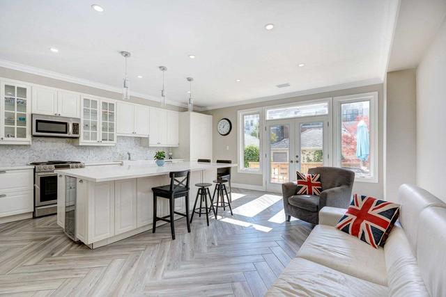 39 Whistle Post St, House detached with 4 bedrooms, 3 bathrooms and 2 parking in Toronto ON | Image 4