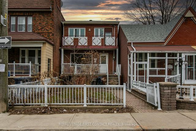 142 Palmerston Ave, House detached with 3 bedrooms, 2 bathrooms and 3 parking in Toronto ON | Image 1