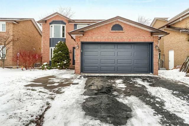 40 Cotswold Crt E, House detached with 3 bedrooms, 4 bathrooms and 6 parking in Halton Hills ON | Image 1