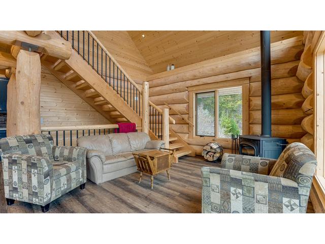 682 Lower Inonoaklin Rd, House detached with 3 bedrooms, 3 bathrooms and 10 parking in Central Kootenay K BC | Image 21