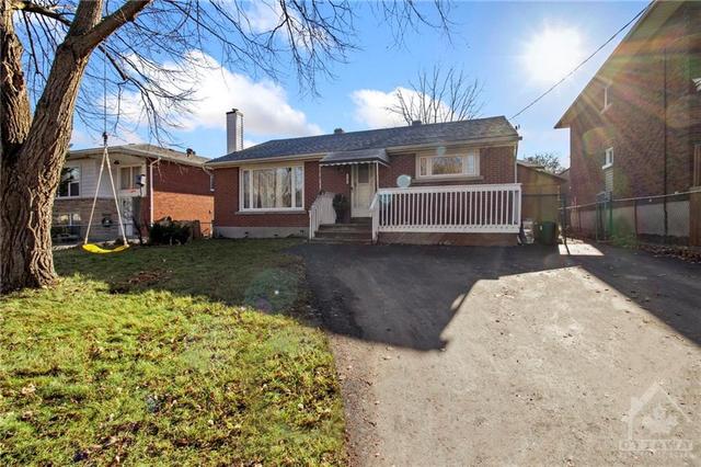 1508 Chatelain Avenue, House detached with 4 bedrooms, 2 bathrooms and 2 parking in Ottawa ON | Image 2