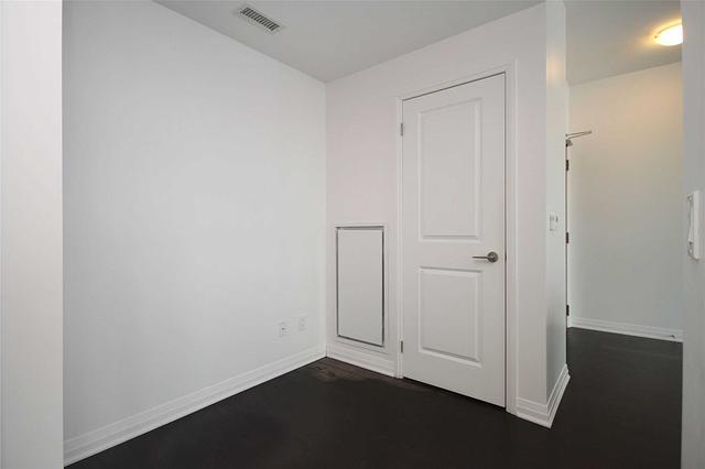 1012 - 8 Mercer St, Condo with 1 bedrooms, 1 bathrooms and 0 parking in Toronto ON | Image 6