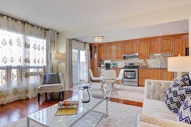 74 William Honey Cres, House detached with 4 bedrooms, 5 bathrooms and 6 parking in Markham ON | Image 5