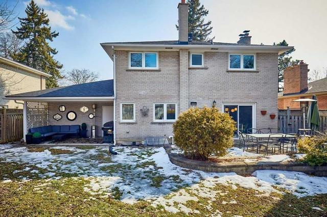 32 Camwood Cres, House detached with 4 bedrooms, 3 bathrooms and 4 parking in Toronto ON | Image 15