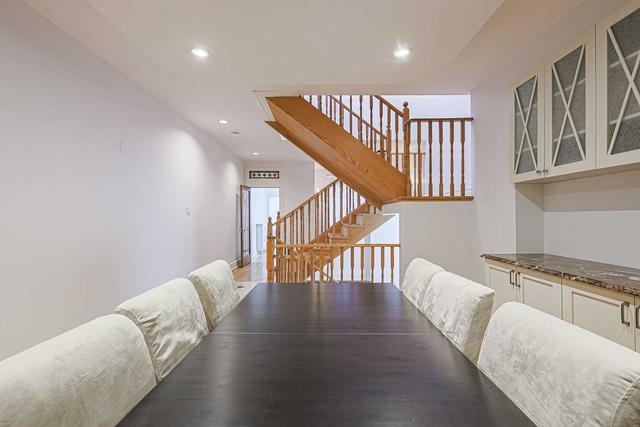 178 Bedford Park Ave, House semidetached with 3 bedrooms, 3 bathrooms and 1 parking in Toronto ON | Image 3