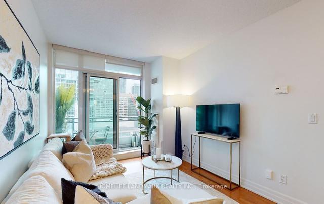 1306 - 8 Scollard St, Condo with 1 bedrooms, 1 bathrooms and 0 parking in Toronto ON | Image 9