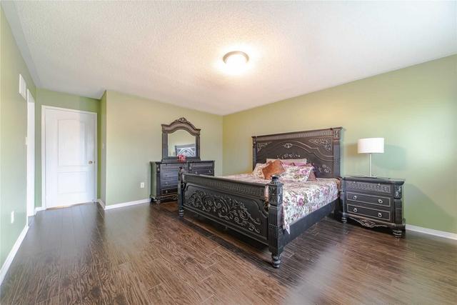 27 Culture Cres, House detached with 3 bedrooms, 3 bathrooms and 6 parking in Brampton ON | Image 19