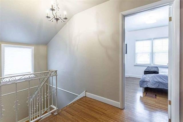 108 Second St N, House detached with 3 bedrooms, 2 bathrooms and 6 parking in Hamilton ON | Image 10