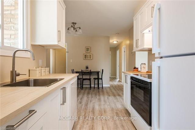 40 Westdale Dr, House detached with 3 bedrooms, 2 bathrooms and 5 parking in St. Catharines ON | Image 6
