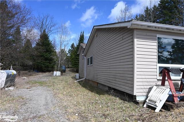17 Spruce Lane, House detached with 4 bedrooms, 1 bathrooms and 6 parking in Magnetawan ON | Image 5