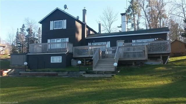 24 Mckenzie Portage Road, House detached with 4 bedrooms, 2 bathrooms and 10 parking in Kenora, Unorganized ON | Image 18