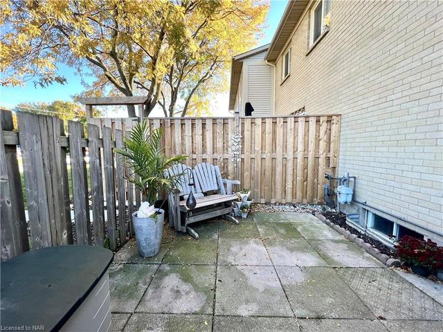 14 - 65 Dorchester Boulevard, House attached with 3 bedrooms, 1 bathrooms and null parking in St. Catharines ON | Image 47