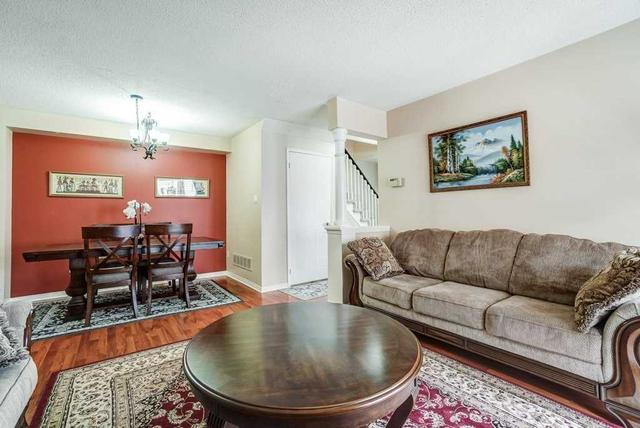 113 Chipmunk Cres, House attached with 3 bedrooms, 3 bathrooms and 2 parking in Brampton ON | Image 9