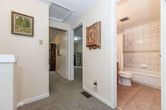16 - 2 Worton Ave, Townhouse with 3 bedrooms, 2 bathrooms and 2 parking in Guelph ON | Image 10