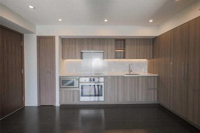 2815 - 17 Bathurst St, Condo with 3 bedrooms, 2 bathrooms and 1 parking in Toronto ON | Image 25