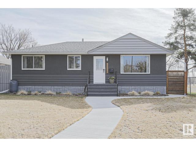 12327 140 St Nw, House detached with 3 bedrooms, 1 bathrooms and null parking in Edmonton AB | Image 1