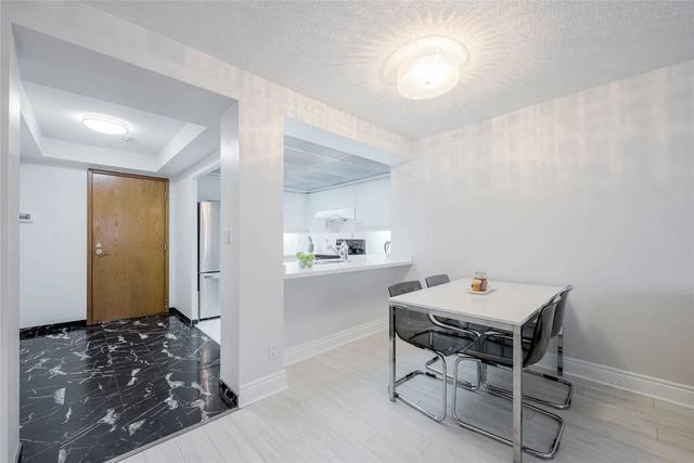 1608 - 18 Hollywood Ave, Condo with 2 bedrooms, 2 bathrooms and 1 parking in Toronto ON | Image 4