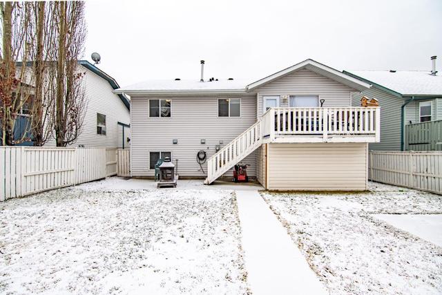 32 Dempsey Street, House detached with 5 bedrooms, 3 bathrooms and 2 parking in Red Deer AB | Image 6
