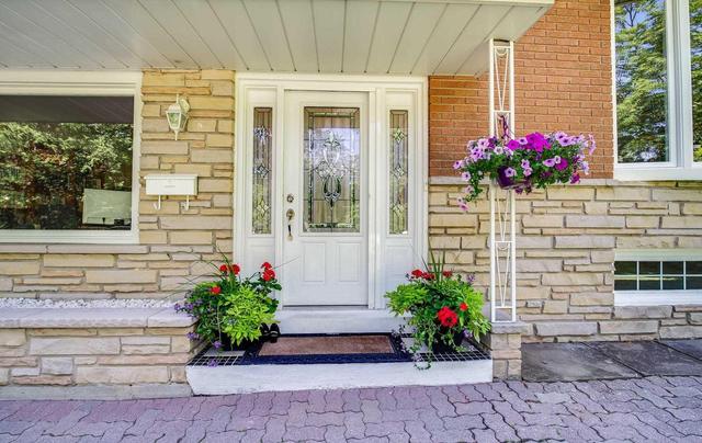 20 Galloway Rd, House detached with 3 bedrooms, 2 bathrooms and 3 parking in Toronto ON | Image 2