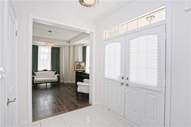 2 Cranbrook Cres, House detached with 4 bedrooms, 3 bathrooms and 4 parking in Vaughan ON | Image 2