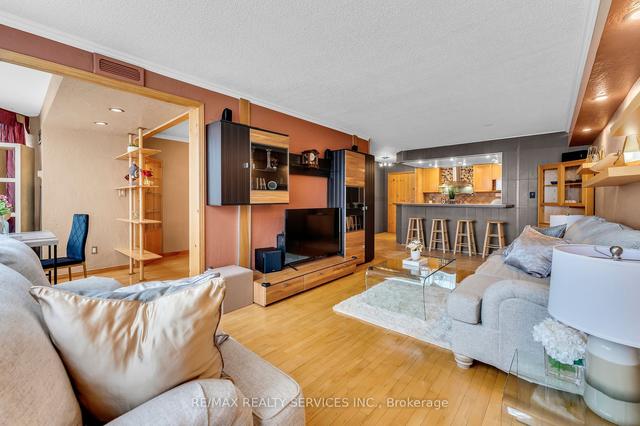 109 - 1001 Cedarglen Gate, Condo with 2 bedrooms, 2 bathrooms and 1 parking in Mississauga ON | Image 2