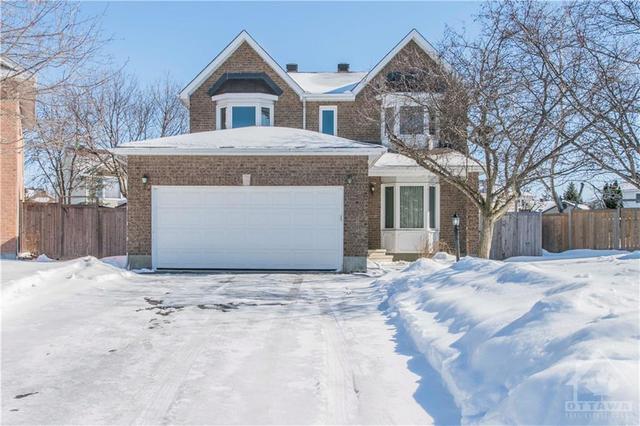 44 Woodford Way, House detached with 4 bedrooms, 3 bathrooms and 6 parking in Ottawa ON | Image 1